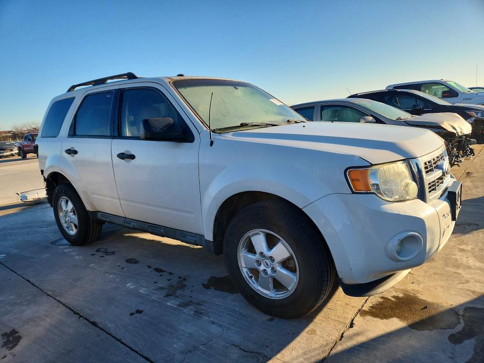 Photo 4 from auction – 2012 FORD ESCAPE with VIN 1FMCU0DG9CKB17704