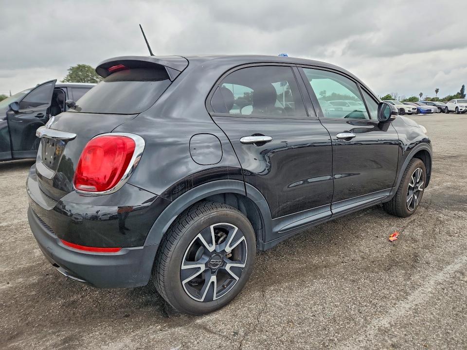 Photo 3 from auction – 2016 FIAT 500X with VIN ZFBCFXBT7GP486502