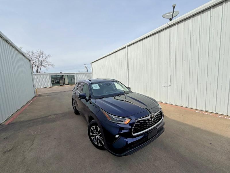 TOYOTA HIGHLANDER 2021 with VIN 5TDGZRBH9MS059899 - Photo from auction