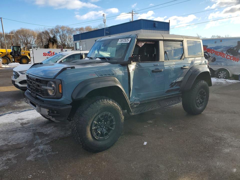 FORD BRONCO 2023 z numerem VIN 1FMEE5JR5PLB90495 - Zdjęcie z aukcji