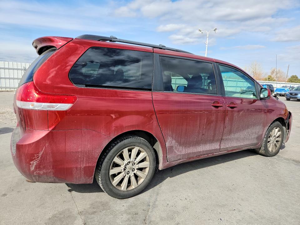 Photo 3 from auction – 2011 TOYOTA SIENNA LE with VIN 5TDJK3DC2BS004491