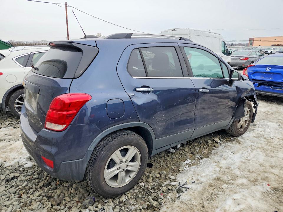 Photo 3 from auction – 2019 CHEVROLET TRAX with VIN 3GNCJLSB7KL158665