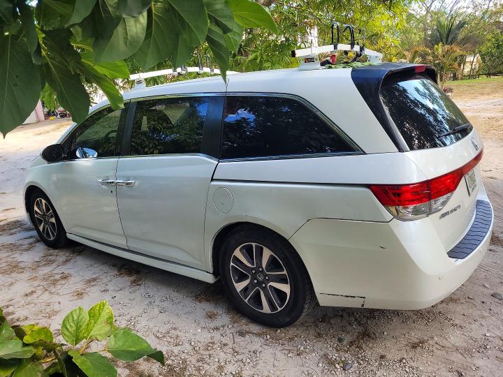 Photo 3 from auction – 2016 HONDA ODYSSEY with VIN 5FNRL5H95GB073312