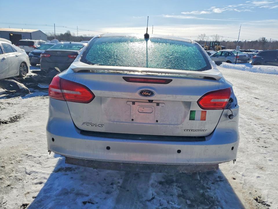 Photo 6 from auction – 2015 FORD FOCUS with VIN 1FADP3J25FL226479
