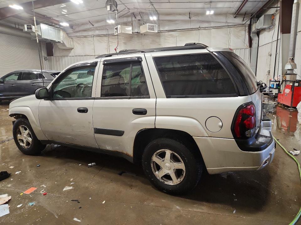 Photo 2 from auction – 2005 CHEVROLET TRAILBLAZE with VIN 1GNDT13S652177845