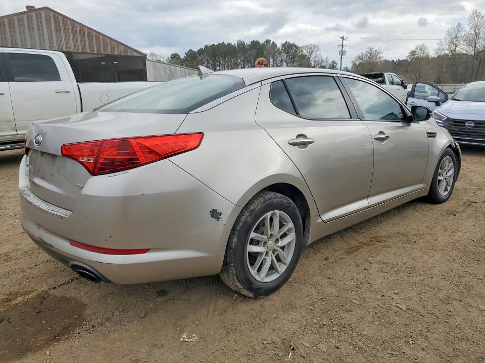 Photo 3 from auction – 2012 KIA OPTIMA with VIN 5XXGM4A7XCG052454
