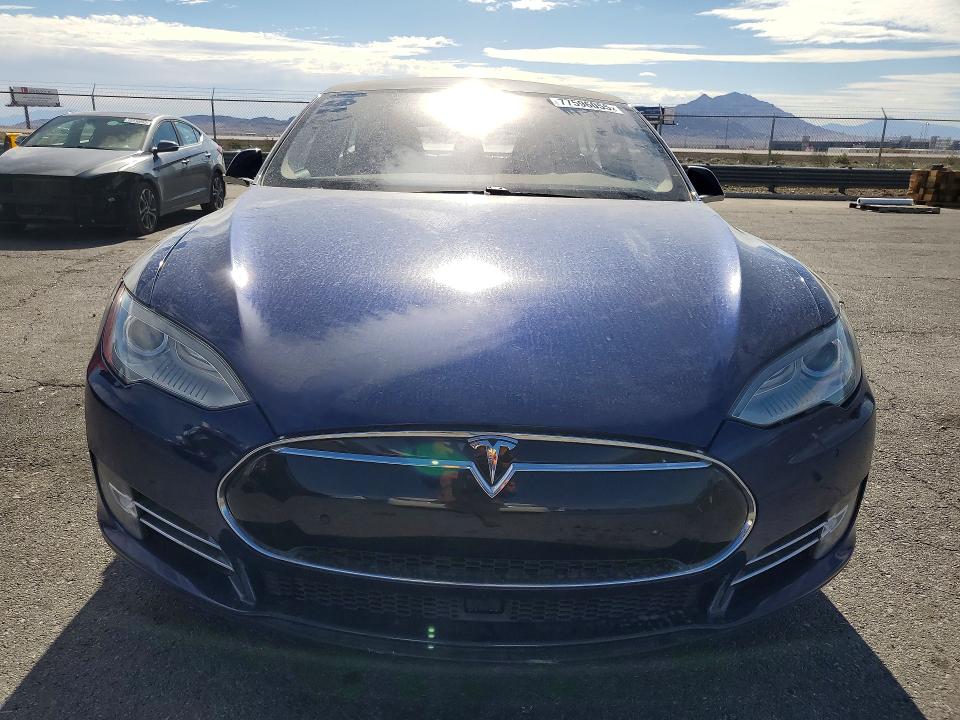 Photo 5 from auction – 2016 TESLA MODEL S with VIN 5YJSA1E17GF131726