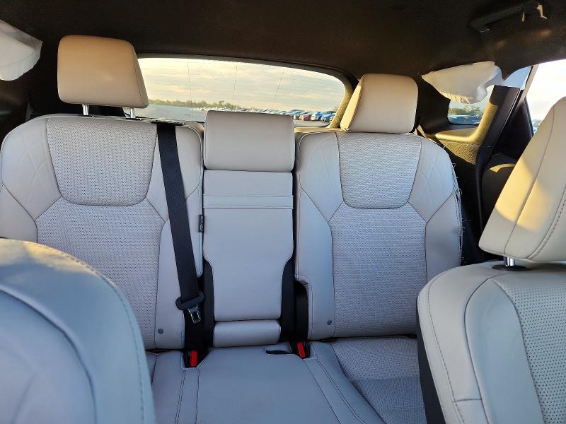 Photo 10 from auction – 2023 LEXUS RX with VIN JTJCHMAA6P2007258