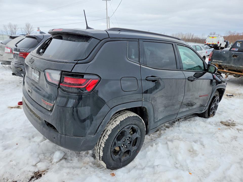 Photo 3 from auction – 2023 JEEP COMPASS with VIN 3C4NJDDN5PT567852