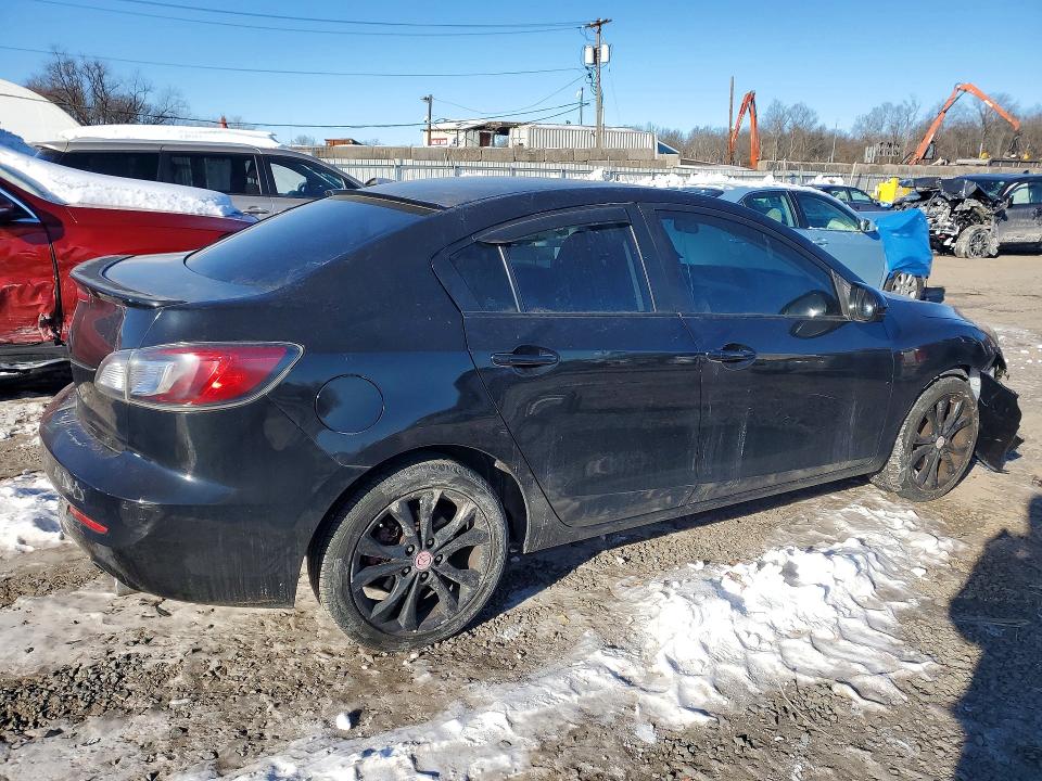 Photo 3 from auction – 2011 MAZDA 3 S with VIN JM1BL1U61B1395601