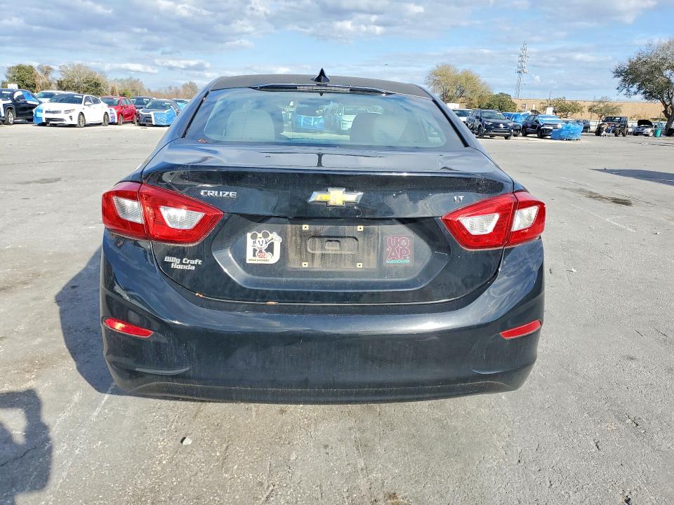 Photo 6 from auction – 2019 CHEVROLET CRUZE with VIN 1G1BE5SM0K7128751