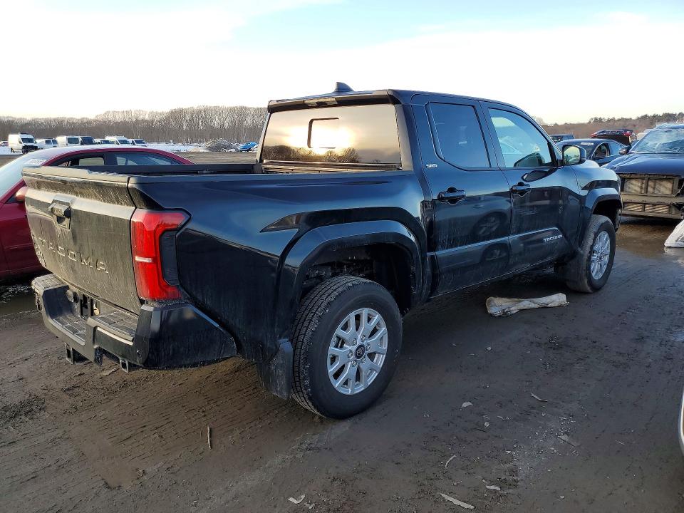 Photo 3 from auction – 2025 TOYOTA TACOMA with VIN 3TMLB5JN5SM176136