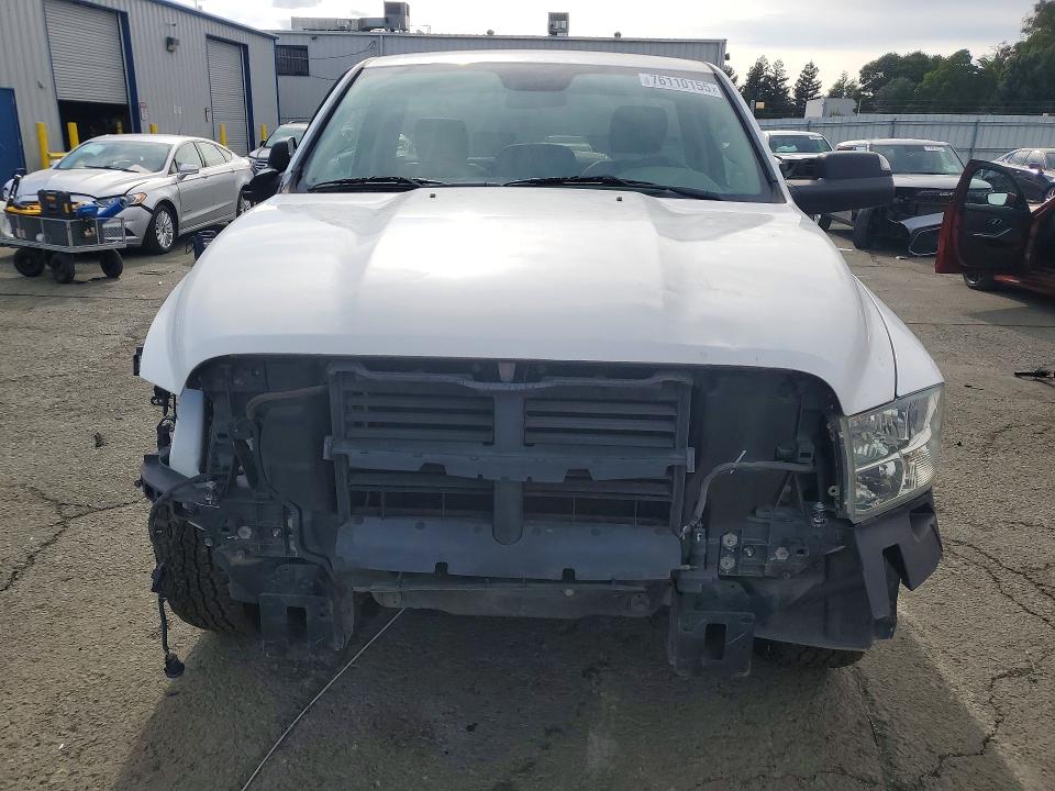 Photo 5 from auction – 2017 RAM 1500 with VIN 3C6JR6DT0HG555577