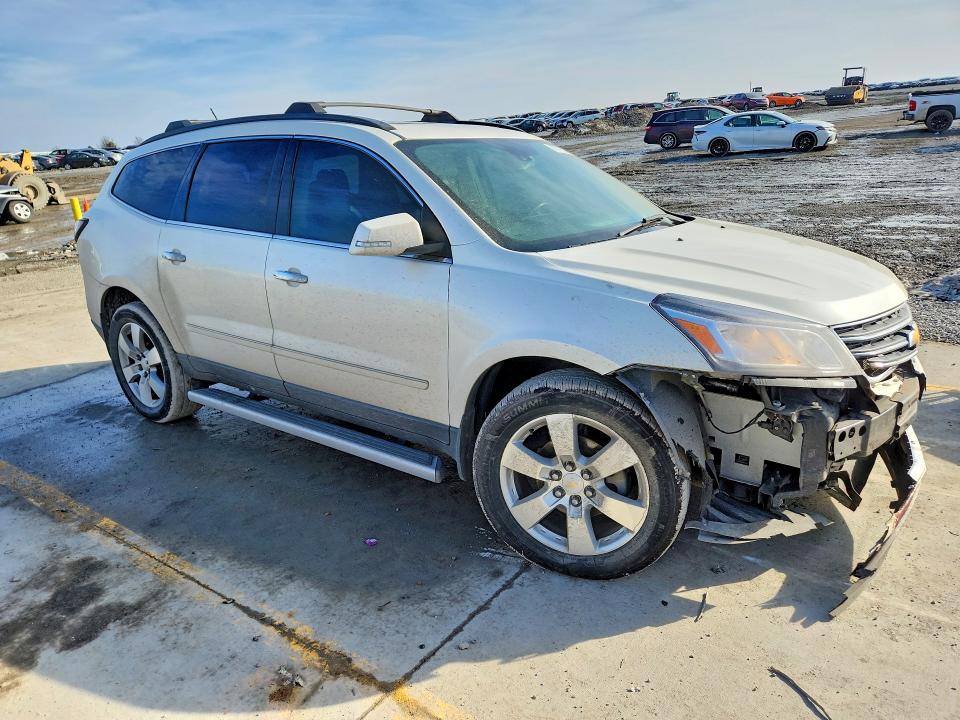 Photo 4 from auction – 2015 CHEVROLET TRAVERSE with VIN 1GNKRJKD1FJ296113