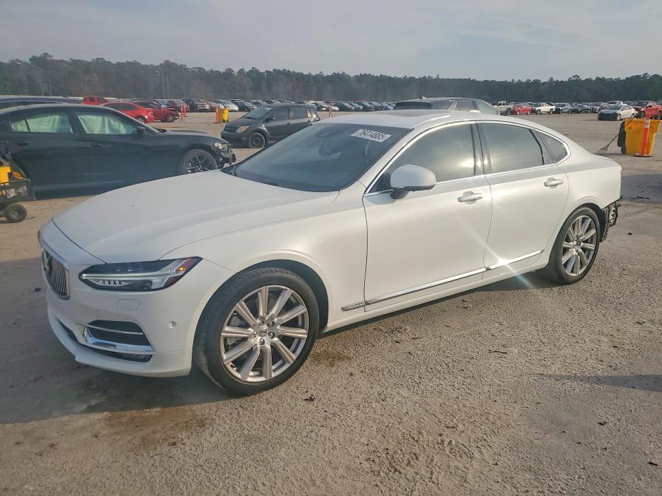 VOLVO S90 2017 with VIN YV1A22ML8H1011617 - Photo from auction