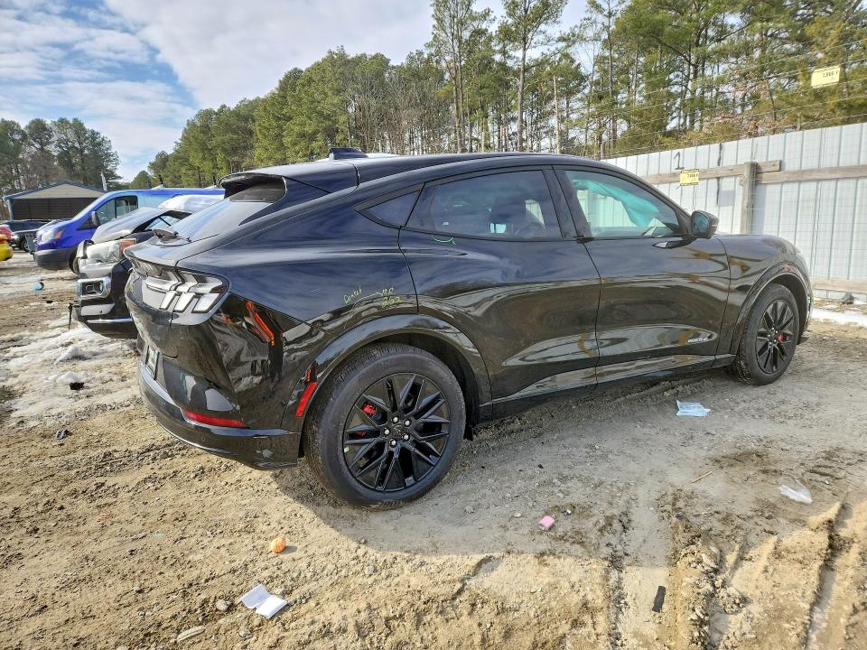 Photo 3 from auction – 2025 FORD MUSTANG MACH-E with VIN 3FMTK3SU7SMA49300