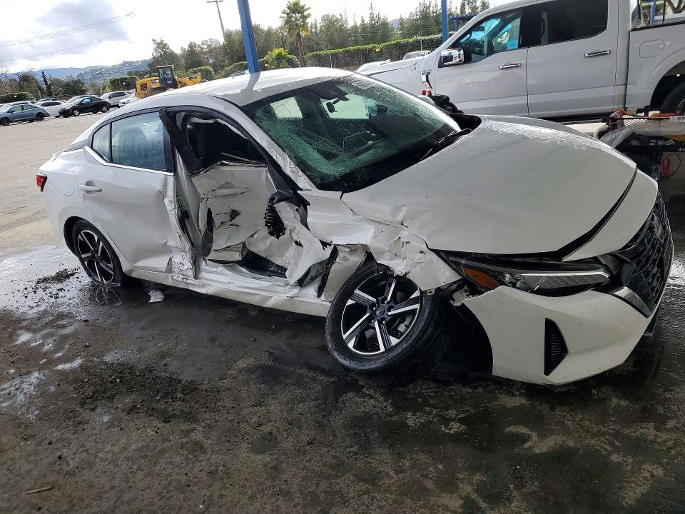 Photo 4 from auction – 2024 NISSAN SENTRA with VIN 3N1AB8CV4RY219571