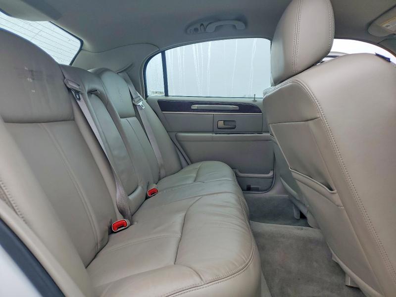 Photo 10 from auction – 2009 LINCOLN TOWN CAR with VIN 2LNHM82V69X631439