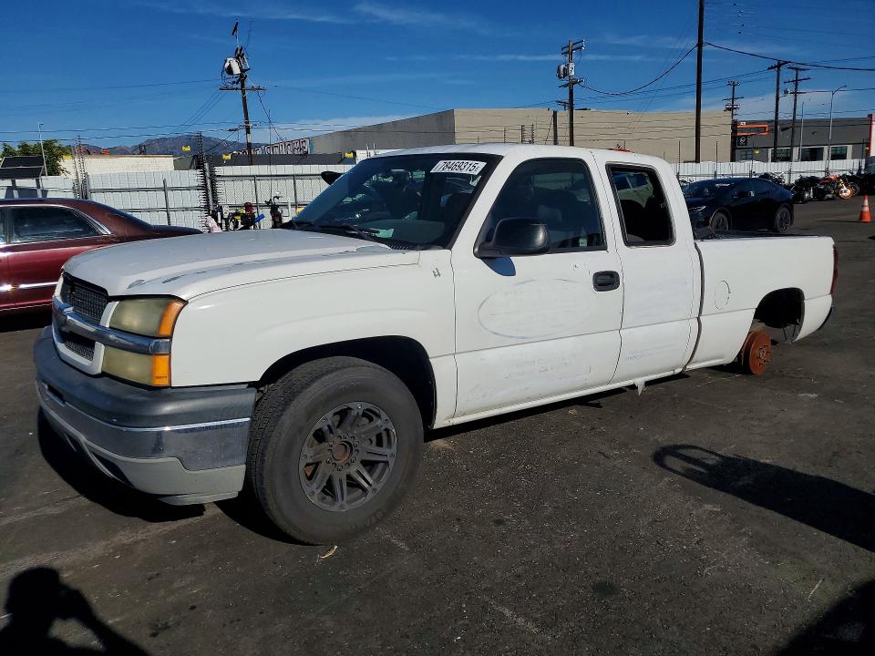 CHEVROLET SILVERADO 2005 with VIN 2GCEC19V051373990 - Photo from auction