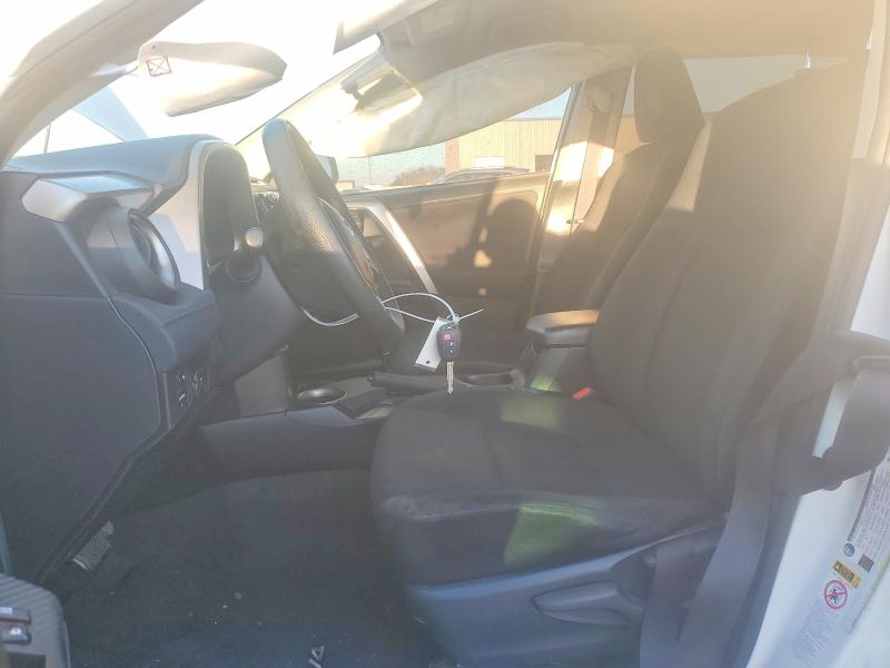 Photo 7 from auction – 2015 TOYOTA RAV4 LE with VIN JTMZFREV4FJ057349