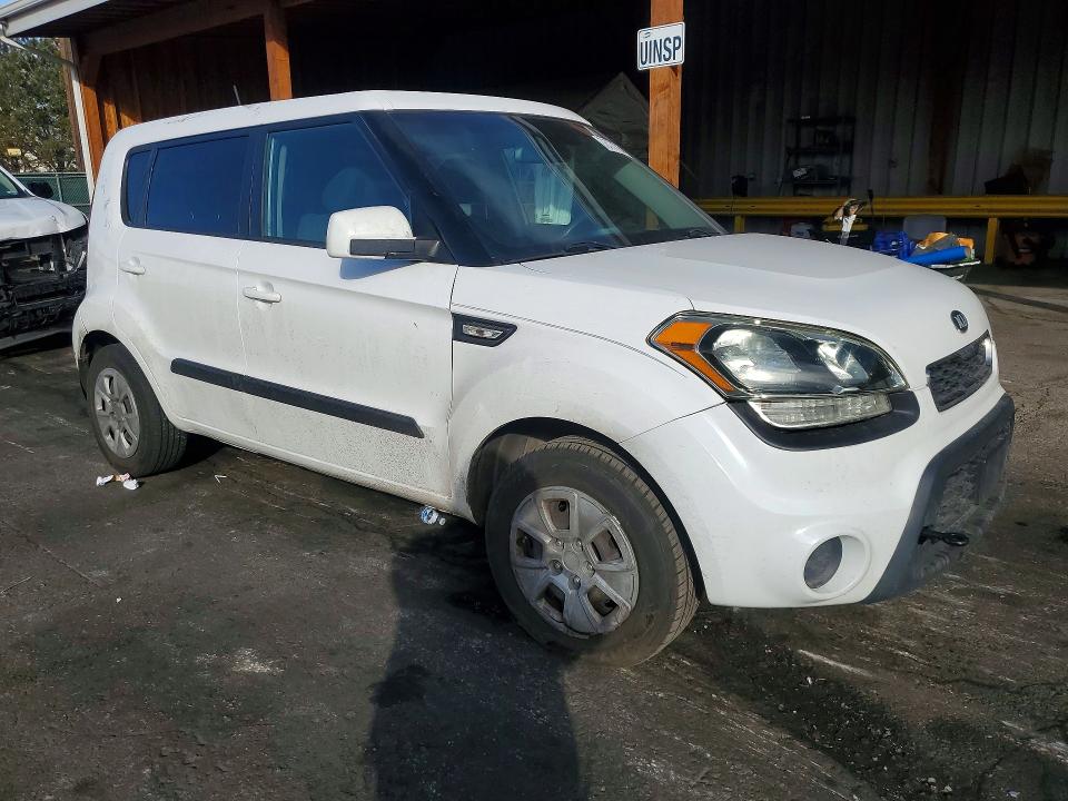 Photo 4 from auction – 2013 KIA SOUL with VIN KNDJT2A59D7763990