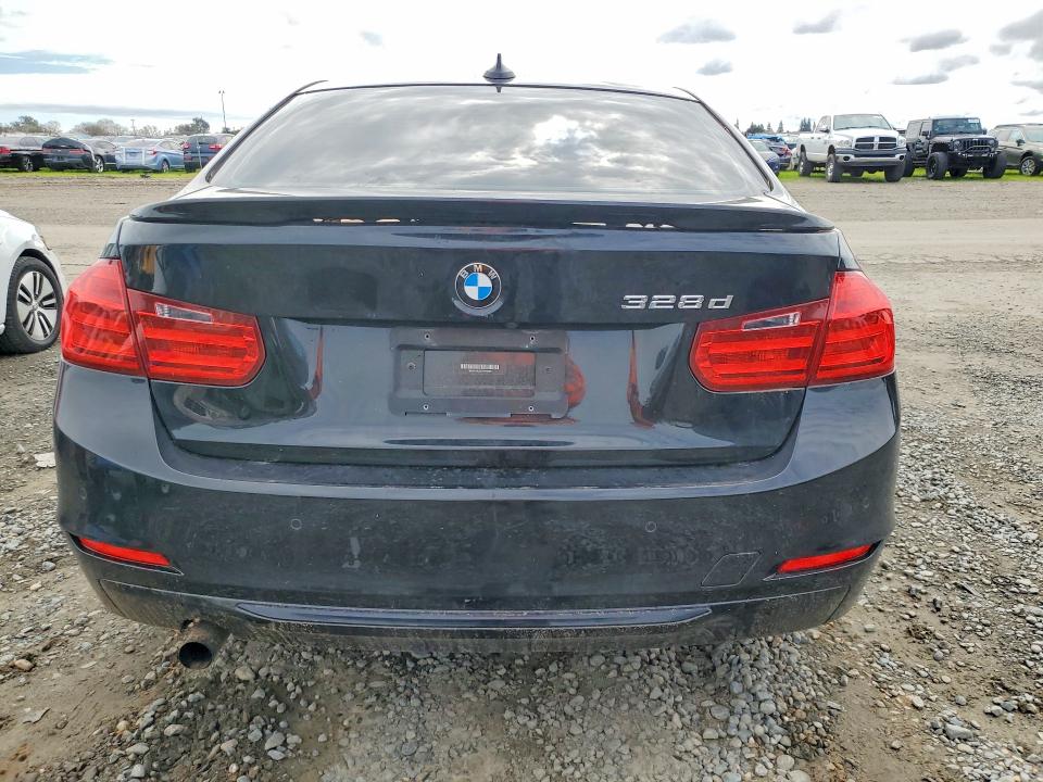 Photo 6 from auction – 2014 BMW 328 with VIN WBA3D3C5XEF099499