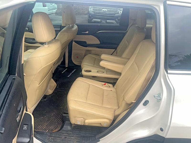 Photo 6 from auction – 2015 TOYOTA HIGHLANDER with VIN 5TDDKRFHXFS123310