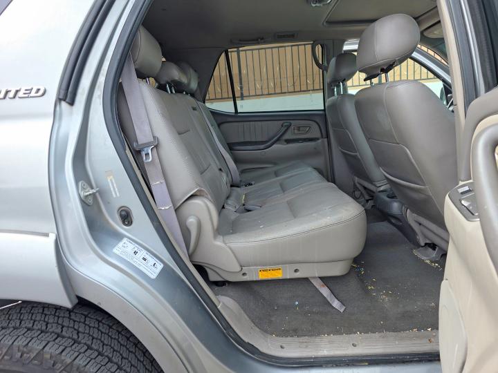 Photo 6 from auction – 2002 TOYOTA SEQUOIA with VIN 5TDZT38A22S136899