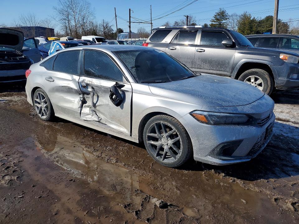 Photo 4 from auction – 2022 HONDA CIVIC with VIN 2HGFE2F50NH555562