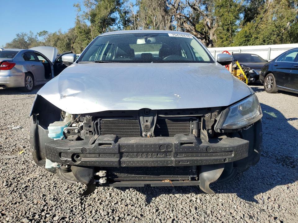 Photo 5 from auction – 2014 VOLKSWAGEN JETTA with VIN 3VWD07AJ4EM279018