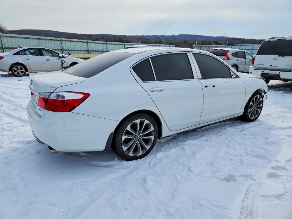 Photo 3 from auction – 2015 HONDA ACCORD SPO with VIN 1HGCR2F59FA129053