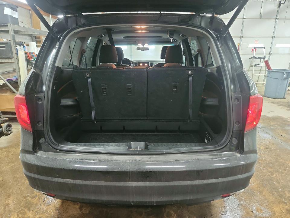 Photo 6 from auction – 2016 HONDA PILOT EXLN with VIN 5FNYF5H78GB005135