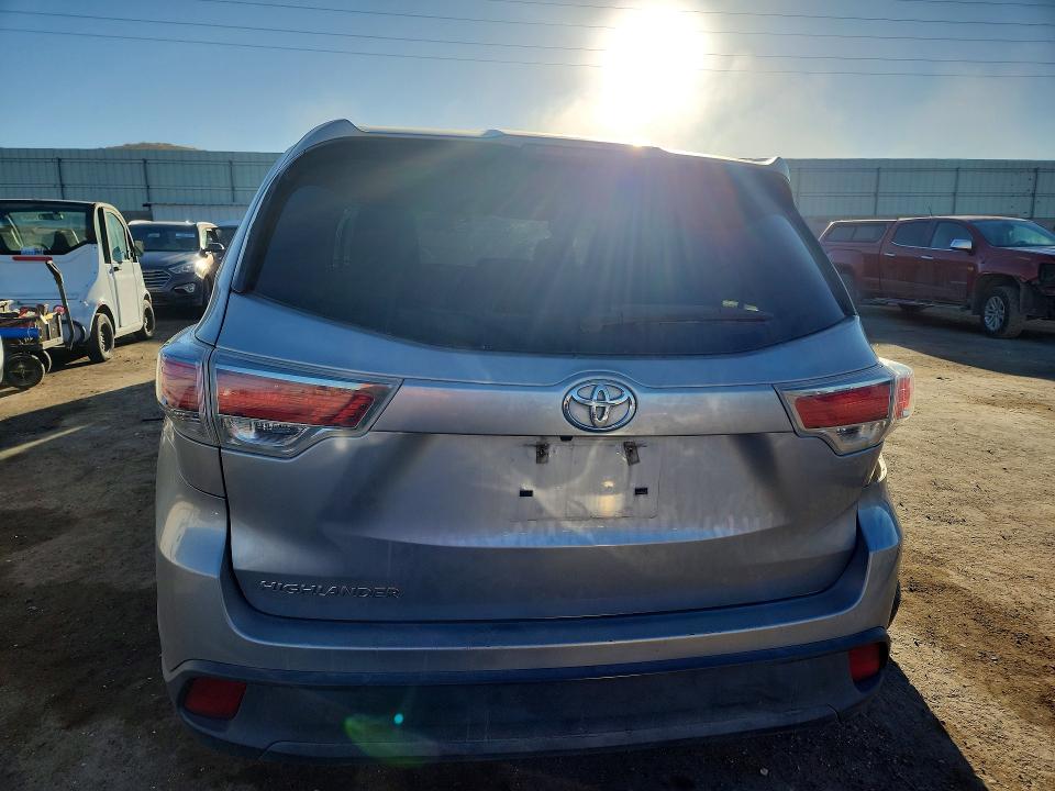 Photo 6 from auction – 2016 TOYOTA HIGHLANDER with VIN 5TDZKRFH3GS178883