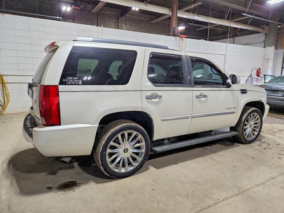 Photo 3 from auction – 2010 CADILLAC ESCALADE P with VIN 1GYUKCEF4AR161291