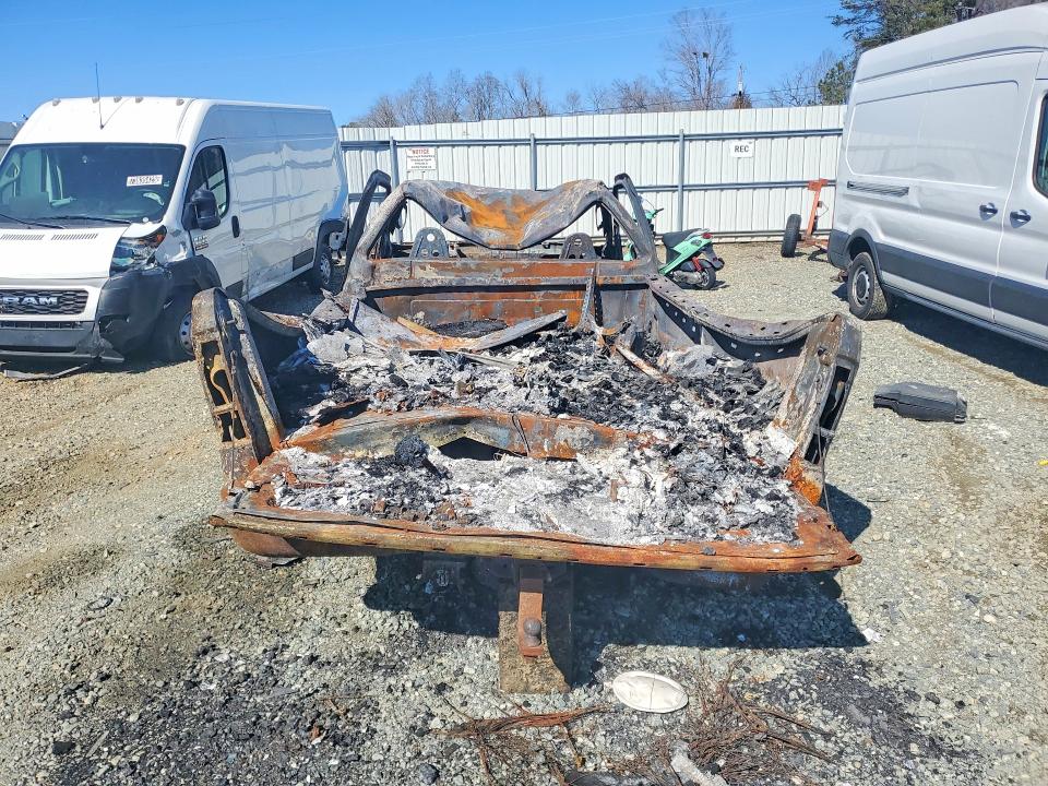 Photo 6 from auction – 2003 FORD F350 SRW S with VIN 3FTSF31L43MB47697