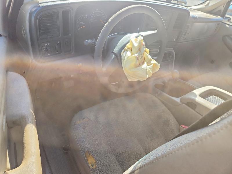 Photo 8 from auction – 2003 CHEVROLET SILVERADO with VIN 1GCEC14X53Z280119