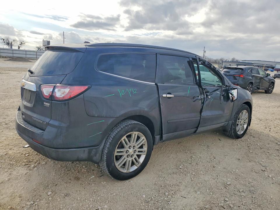 Photo 3 from auction – 2015 CHEVROLET TRAVERSE L with VIN 1GNKVGKD6FJ295134