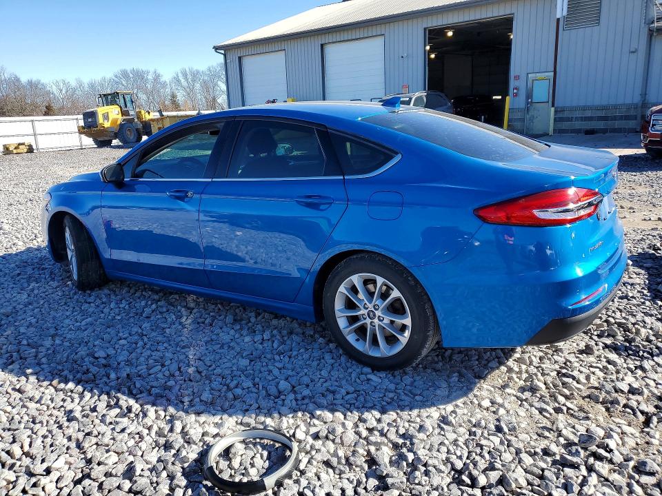 Photo 2 from auction – 2019 FORD FUSION with VIN 3FA6P0HD7KR215638