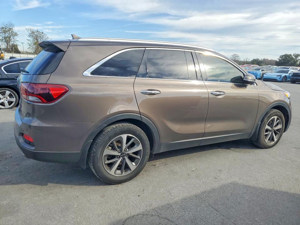 Photo 3 from auction – 2019 KIA SORENTO with VIN 5XYPH4A50KG529485