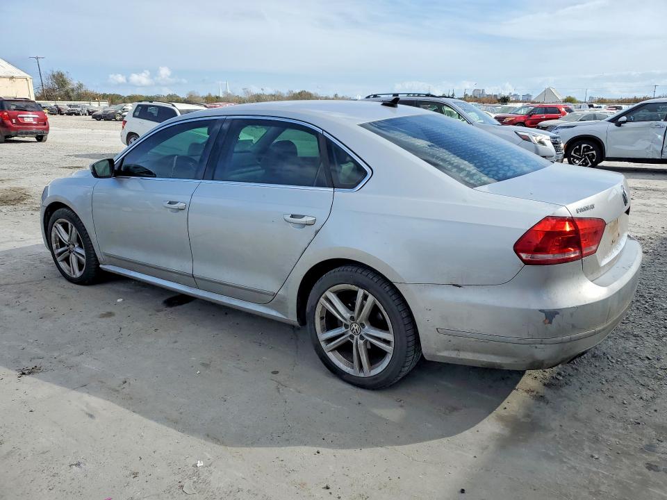 Photo 2 from auction – 2014 VOLKSWAGEN PASSAT with VIN 1VWCN7A31EC066544