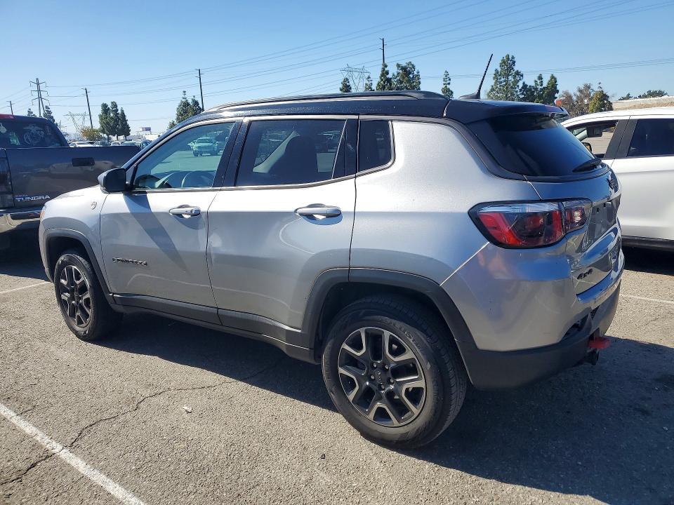 Photo 2 from auction – 2019 JEEP COMPASS with VIN 3C4NJDDB3KT739505