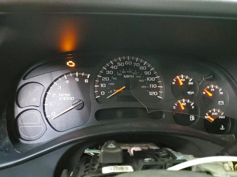 Photo 9 from auction – 2003 CHEVROLET SUBURBAN with VIN 3GNFK16T23G159265