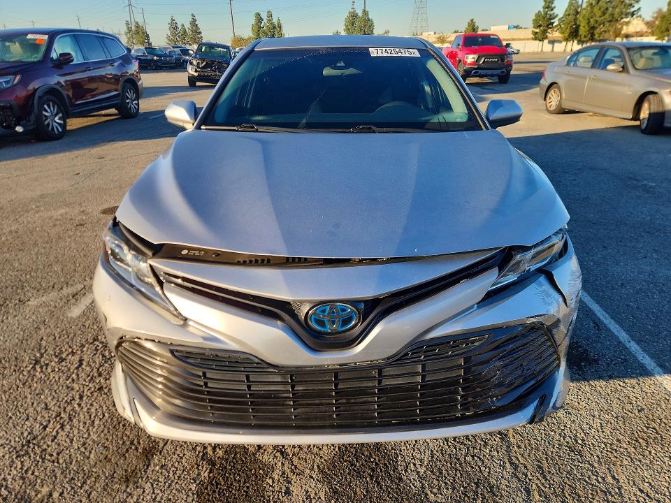 Photo 5 from auction – 2018 TOYOTA CAMRY with VIN 4T1B31HK4JU508604