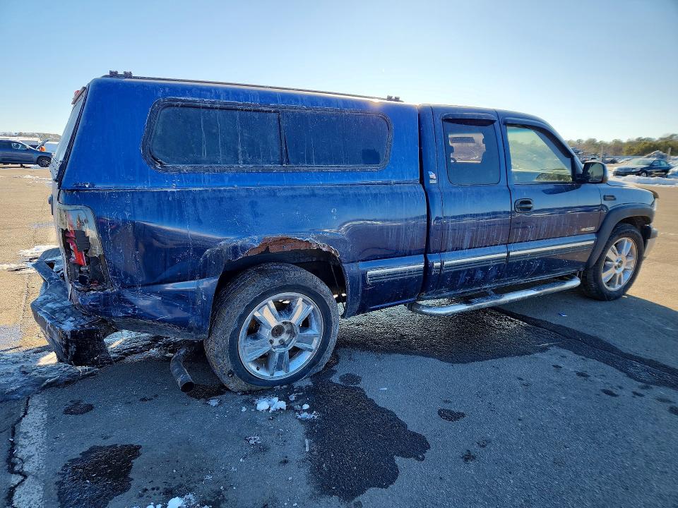 Photo 3 from auction – 1999 CHEVROLET SILVERADO with VIN 2GCEC19W1X1122343