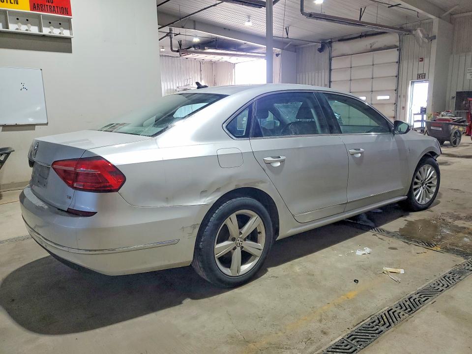 Photo 3 from auction – 2016 VOLKSWAGEN PASSAT with VIN 1VWBT7A30GC030350