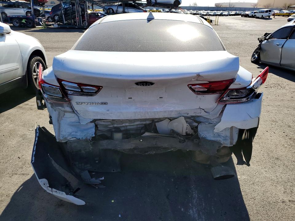 Photo 6 from auction – 2018 KIA OPTIMA with VIN 5XXGT4L39JG196085