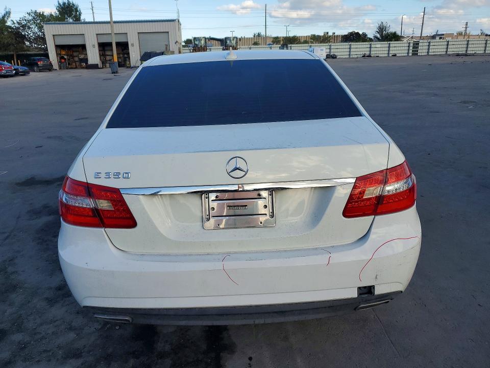 Photo 6 from auction – 2012 MERCEDES-BENZ E 350 with VIN WDDHF5KB1CA585740