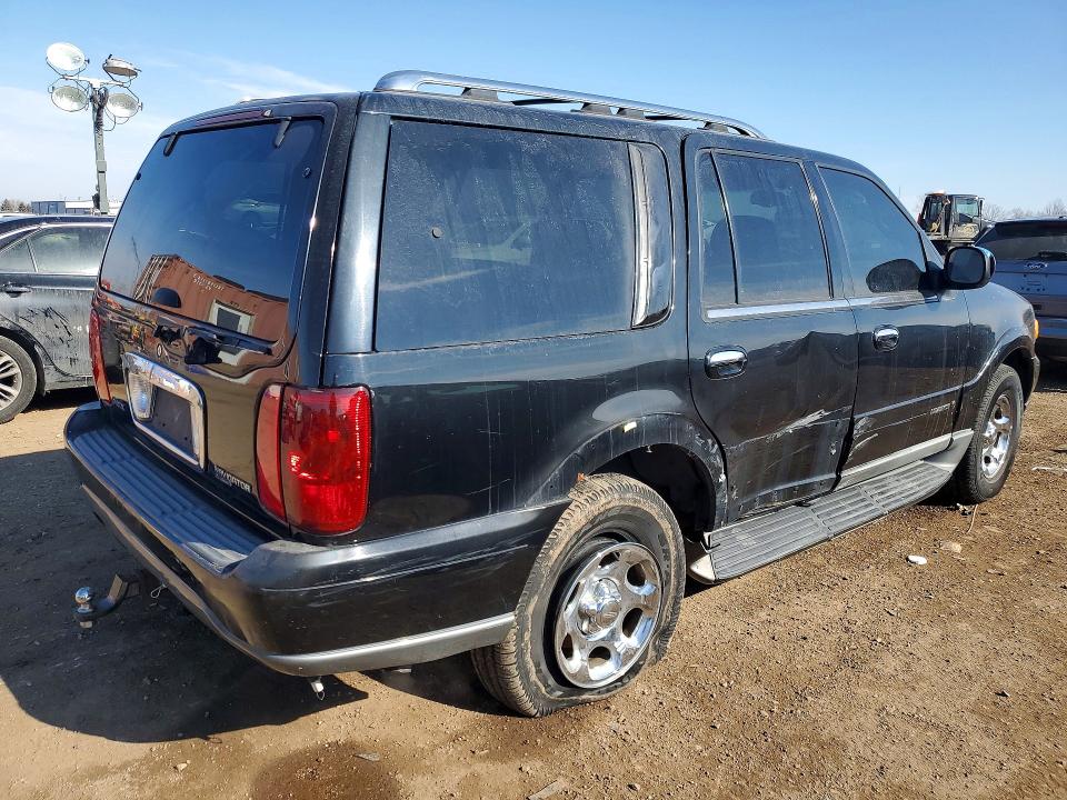 Photo 3 from auction – 2000 LINCOLN NAVIGATOR with VIN 5LMPU28A0YLJ00677