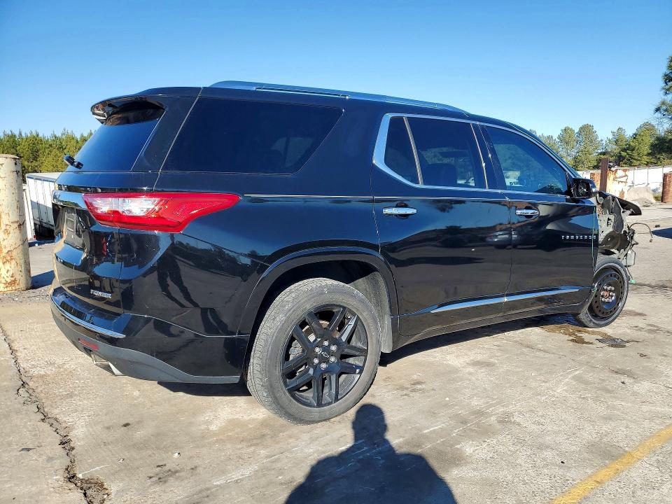 Photo 3 from auction – 2019 CHEVROLET TRAVERSE with VIN 1GNERKKW0KJ285070