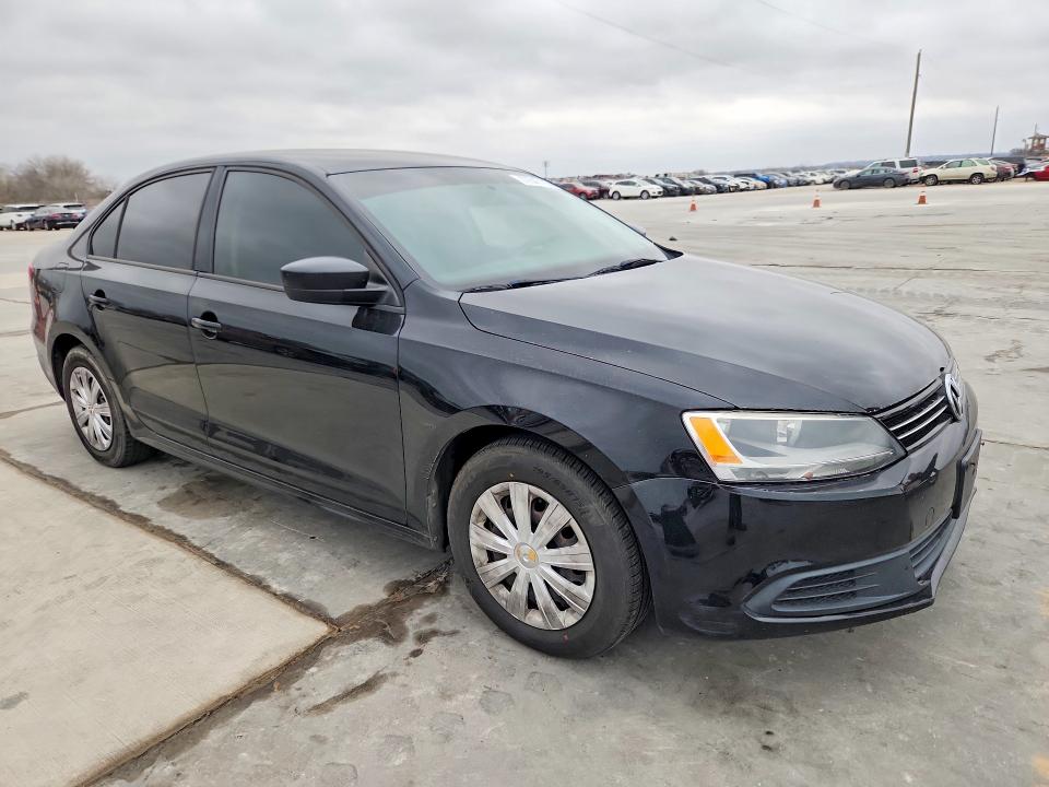 Photo 4 from auction – 2014 VOLKSWAGEN JETTA with VIN 3VW2K7AJ3EM307778